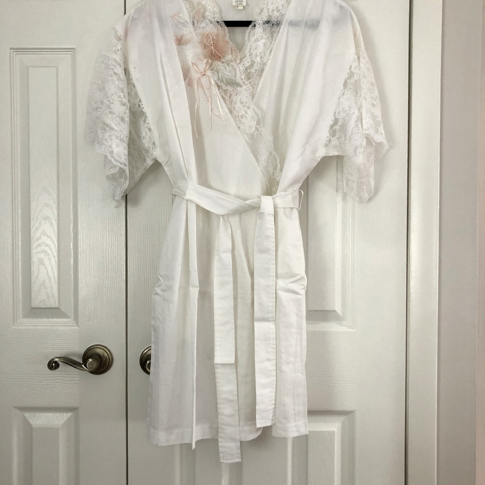 Vintage Cinzia Linea Intima Rosettes Nightgown and Robe Set Lace w/Floral